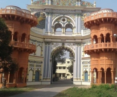 Main Gate of Mankapur Palace