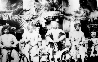 Raja Raghuraj Singhji with his sons