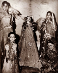 Rani Saheb Ramma Kumari of Meja accompanied by her daughter, Bai Saheb Priyamvada Singh of Meja during Gangaur Pooja