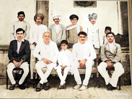 Group photo of Darbarsahib Shri Kalubhasahib Sardarsinhji Gohil (Nanimal)