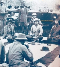 Maj.-Gen. H.H Maharaja GANGA SINGHJI Bahadur, Maharaja of Bikaner with H.H  Maharaja Jam Shri DIGVIJAY SINHJI Maharaja Jam Sahib of Nawanagar at Gir Forest in Junagadh, Gujarat