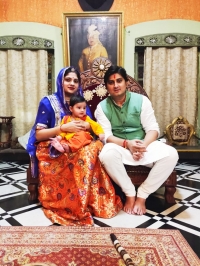 Yuvraj Janmejay Matdaraj and Yuvrani Harshita Singh with Tikayet Raghvendra