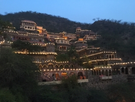 Neemrana Fort-Palace