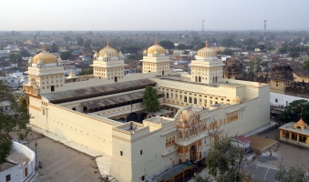 The temple of Lord Shri Raja Ram situated in Orchha was built in the 16th century by the Bundela Kshatriya ruler of Orchha, Maharaja Madhukar Shah Singh and his wife Maharani Kunwari Ganesh