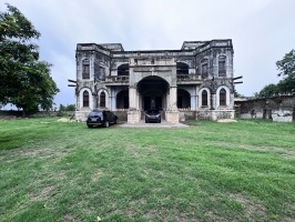 Darbargadh called SARDAR BHAVAN the residence of royal family
