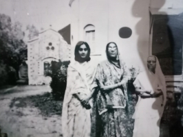 HH Rajmata Saheb Padmini Devi of Jaipur alon with her mother HH Maharani Indira Devi of Palitana & Rani Saheb Adpore (Palitana)