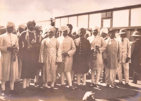 HH Thakore Sahib Shri Sir Bahadur Sinhji Man Sinhji along with Prince Lakhdhirji with their Highnesses Porbander, Wakaner, Bansda at the railway station