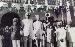 Right to left: Late Thakore Saheb Shri Dharmendrasinhji of Chuda is seen along with Late H.H. Bahadursinhji Mansinhji and Late H.H. Shivendrasinhji Bahadursinhji of Palitana (Palitana)