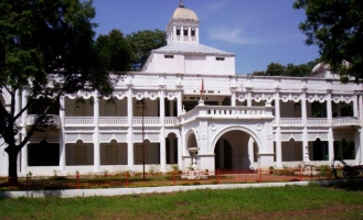 Basant Niwas Palace (also known as Brundaban palace) (Parla Khimedi)