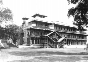 Juni Haveli (Old Palace) built in 1730 when the capital was shifted from Junaraj in the Satpuras hills to the present site of Nandod on the banks of the River Karjan.