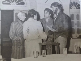 HH Maharaja Digvijaya Singh Ji Bahadur Sailana, Maharaj Laxman Singh Ji Sailana, Actors Shatrughan Sinha and Actor Dharmendra during the shoot of "Jeene nahi doonga" at Sailana Palace in 1984
