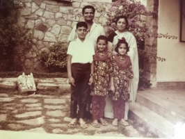 Kunwar Sahib Pushpendra Singhji with wife Himmat Kumari and children Late Rawat Nirbhay Singhji, Baisa Kavita Kumari and Baisa Divya Kumari