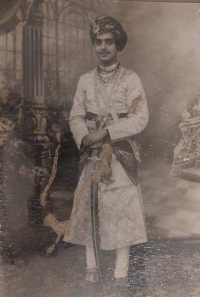 Thakur Heer Singh Ji Sankhu