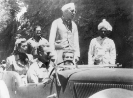 Raja Narendra Singh Ju Deo standing behind Jawaharlal Nehru who is with Lord and Lady Mountbatten and Lady Pamela Hicks