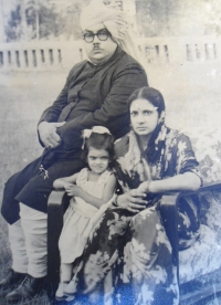 Raja Laliteshwar Prasad Singh with Rani Annapurna Devi and Rajkumari Jaishri Singh