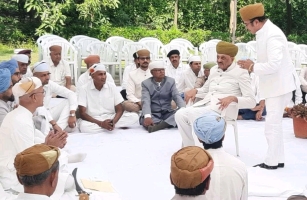 H.H Maharao Shri Raghubir Singh Ji Bahadur of Sirohi & HH Maharana Shri Vishwaraj Singh ji Bahadur Of Mewar
