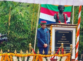 HH Maharao Raghubir Singh Bahadur of Sirohi unveiling the statue of his ancestor, the great Chauhan ruler of Sirohi, Maharajadhiraj Raj Rajeshwar Maharaja Maharao Surtan Singh Ji Deora (1560 - 1610) (Sirohi)