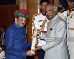 President Ram Nath Kovind presenting Padma Shri award to social worker His Highness Maharao Raghuveer Singhji Sirohi during the Civil Investiture Ceremony, at Rashtrapati Bhawan on March 20, 2018 (Sirohi)
