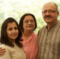Rajkumari Manjushree Anand with her husband and daughter Chiteshwari Anand