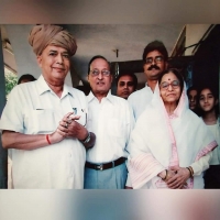 Late Thakur Mohan Singh ji Raghav with former President of India Smt. Prathiba Patil at Tasing House (Tasing)