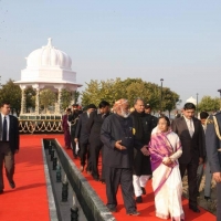 Rawat Saheb Manohar Singh Ji Krishnawat with President Pratibha Devi Ji Patil (Thana)