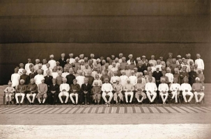 Guests at Maharaj Kumar Bhagwat Singh of Udaipur’s wedding to Maharaj Kumari Sushila Kumari of Bikaner | Gelatin silver print | February 1940 (Udaipur)