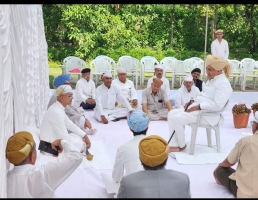 Maharaja Baap ji Hukam Gaj Singh Ji Jodhpur at Samor Bagh visiting Maharana Saheb Vishvaraj Singh ji Durbar for condolence meet after demise of Maharana Saheb Mahendra Singh ji Mewar