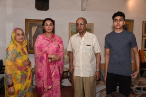 Maharana Shri Mahendra Singh Mewar Hindua Suraj Hindupati of Udaipur with Maharani Nirupama Kumar of Udaipur, Maharajkumari Diya Kumari of Jaipur and Bhanwar Bavjiraj Devajaditya Singh Mewar of Udaipu