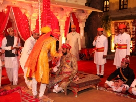 Tilak Dastur of Swastiman Baojiraj Sahib Maharaj Kumar Lakshyaraj Singh Mewar (4th Dec 2013)