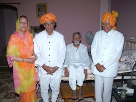 Capt. H.H. Maharana Raj Saheb Pratapsinhji of Wankaner with his sons Dr. Digvijaysinhji and Dr. Ranjitsinhji and Vibha Devi (Wankaner)