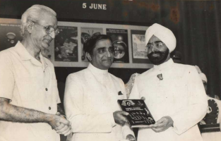 Giani Zail Singh, the then President of India, is seen with H.H. the Maharana Raj Sahib Digvijaysinhji of Wankaner during the launch of the book titled Indira Gandhi on Environment, on 5 June 1984.